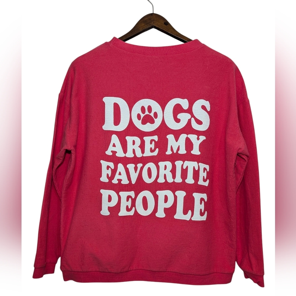 KATYDID Dogs Are My Favorite People Relaxed Fit Women's MD Long Sleeve Coral Tee